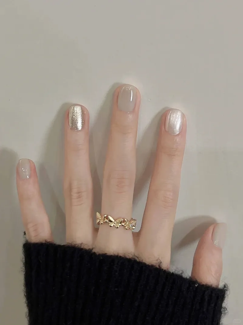 Cuốn hút mọi ánh nhìn với những mẫu nail tráng gương đẹp