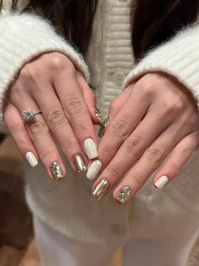 Cá tính nổi bật nhờ sơn nail tráng gương trẻ trung