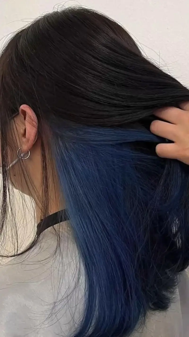 Đổi mới phong cách cùng tóc highlight xanh dương thu hút mọi ánh nhìn