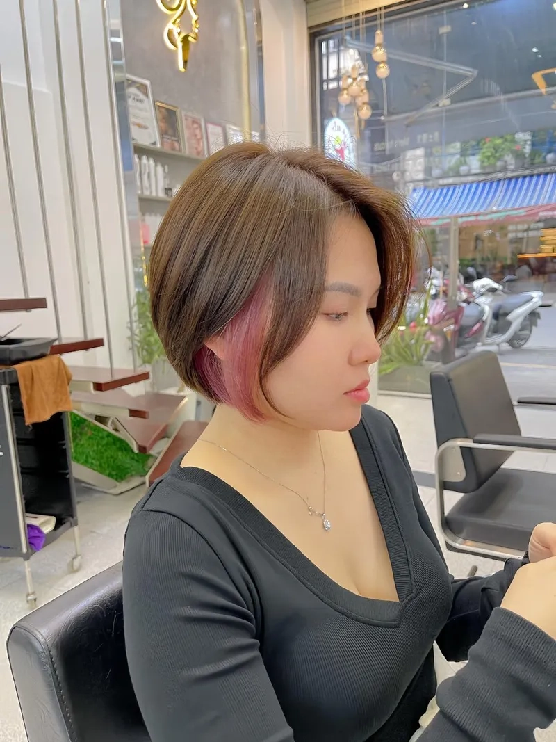 Nữ tính và nổi bật với kiểu móc light tóc nữ ngắn đầy cá tính