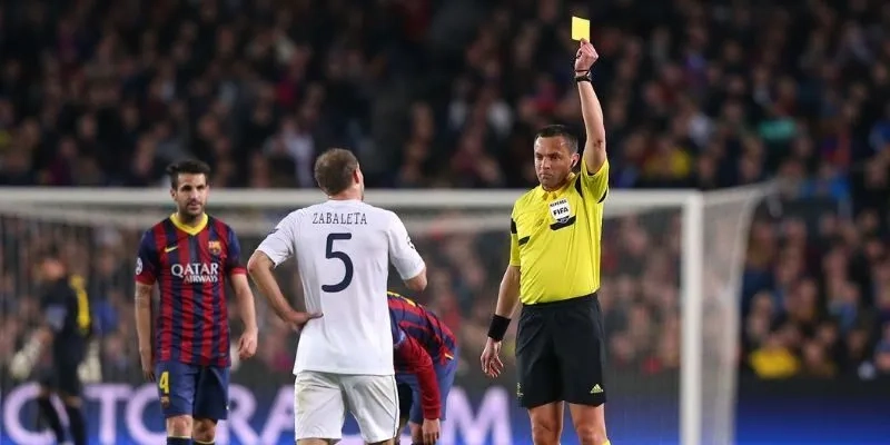 Kinh nghiệm thu thập và phân tích thông tin để soi kèo thẻ phạt hiệu quả