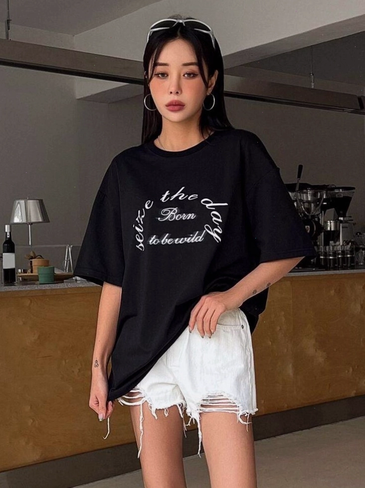 Áo thun form rộng nữ họa tiết chữ
