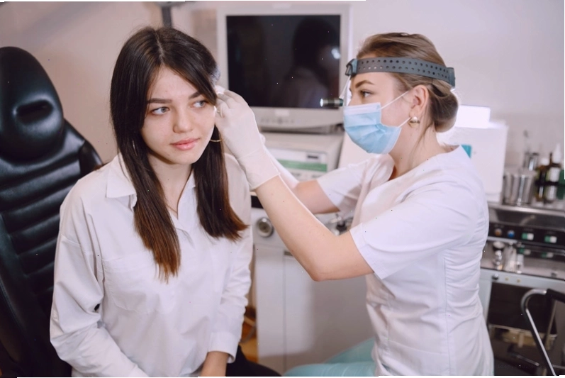Bạn nên đến thăm khám bác sĩ nếu ù tai kéo dài nhiều ngày