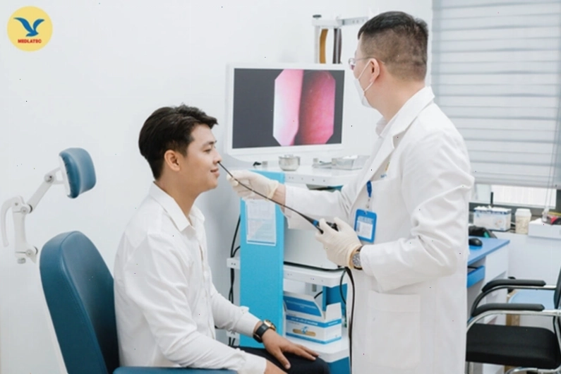 Bạn nên đi khám sớm nếu nghi ngờ bị viêm niêm mạc mũi ở trẻ