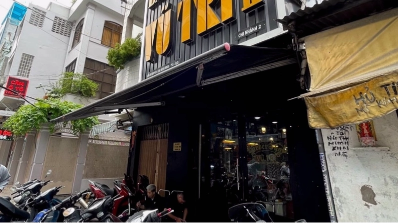Bên ngoài Barber Shop Vũ Trí