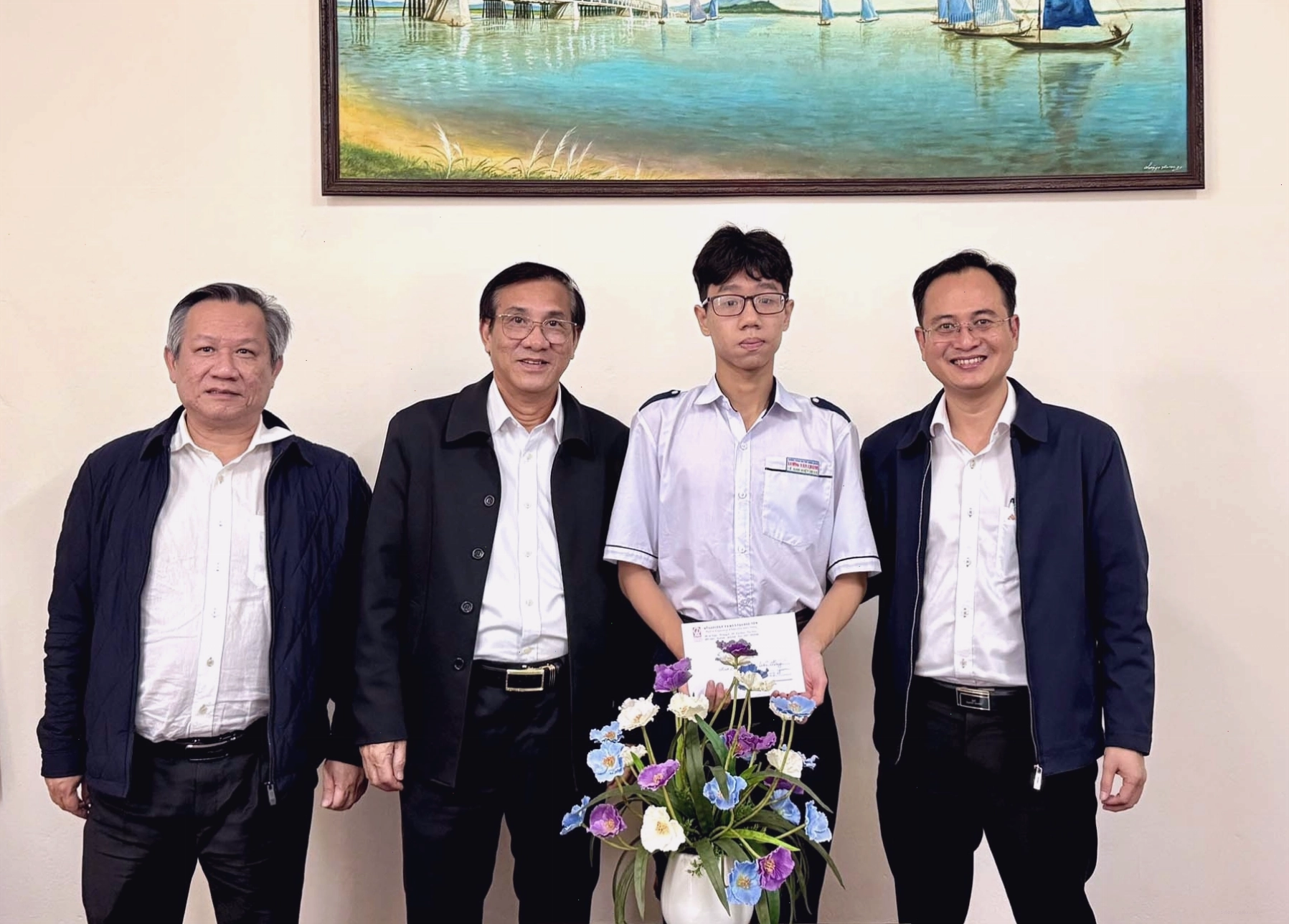 Bệnh viện mắt Phú Yên hợp tác với các chuyên gia quốc tế