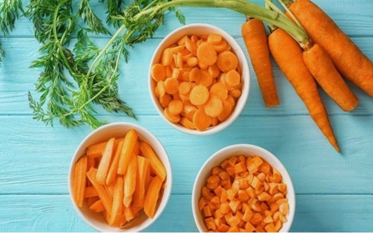 Cà rốt chứa nhiều vitamin A tốt cho mắt, đặc biệt vào ban đêm