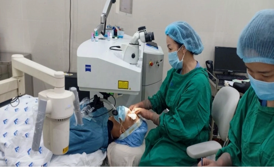 Các chuyên khoa lâm sàng và cận lâm sàng tại Bệnh viện Mắt TP.HCM