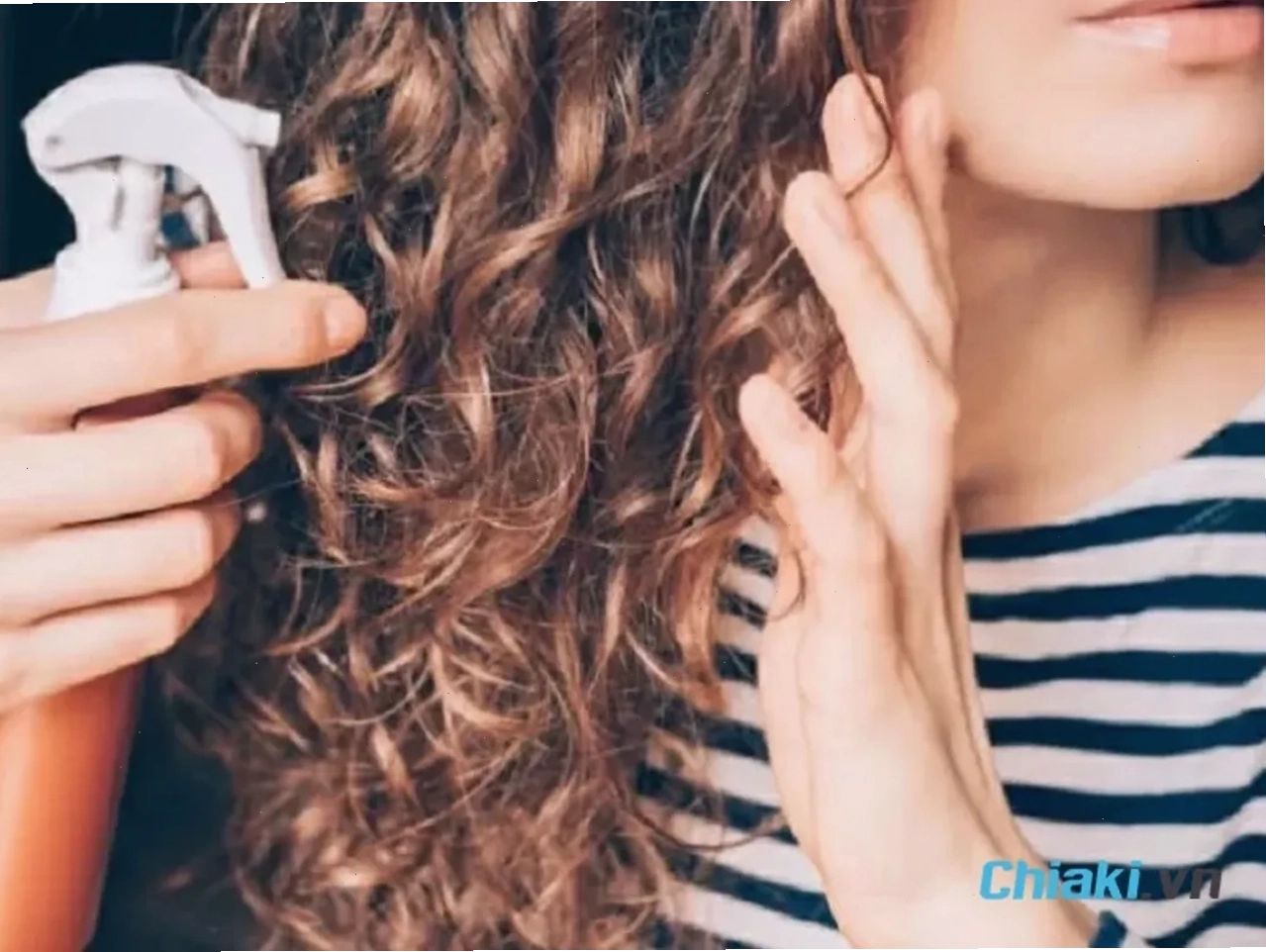 Cần sử dụng bộ chăm sóc chuyên biệt cho tóc uốn Hippie