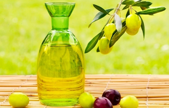 Chăm sóc tóc khô xơ bằng dầu oliu