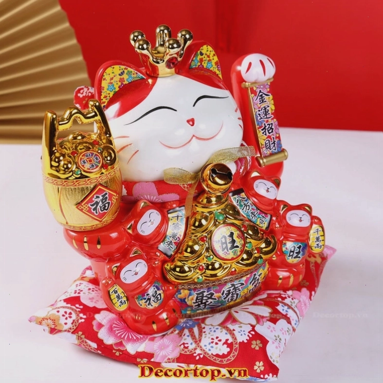 Chi tiết họa tiết trên thân mèo thần tài phong thủy