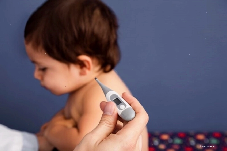 Có thể bị sốt nhẹ sau tiêm viêm não Nhật Bản