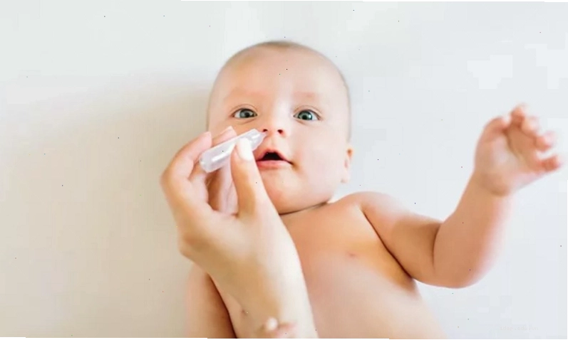 Đưa bé đi khám bác sĩ nếu có các dấu hiệu bất thường