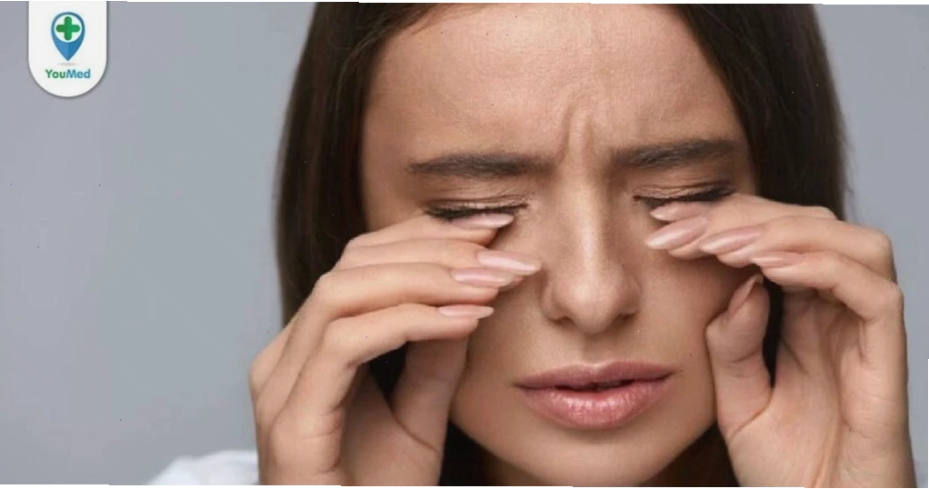 Dùng thuốc nhỏ mắt nào khi ngồi máy tính nhiều?
