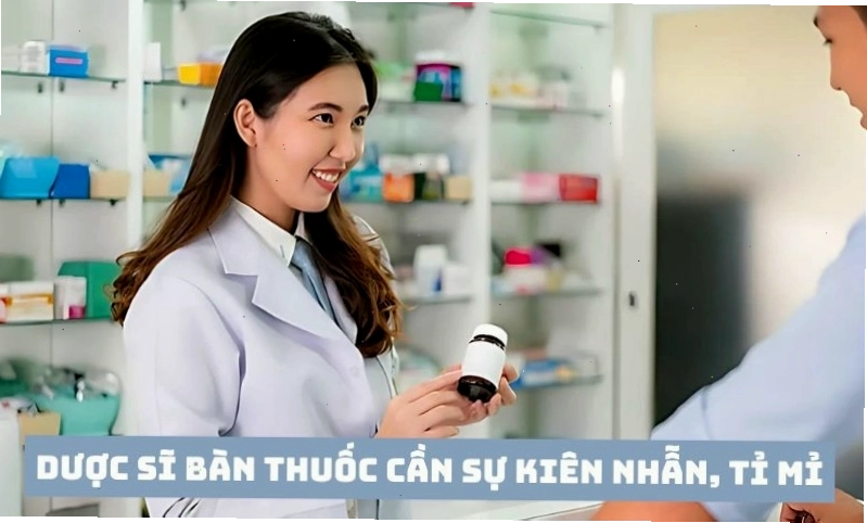 Dược sĩ làm công việc bán thuốc cần có sự kiên nhẫn và tỉ mỉ
