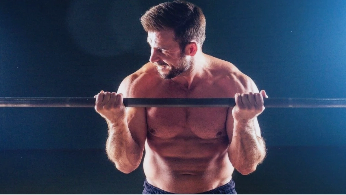 Gymer nam 6 múi cuốn hút với thần thái tự tin