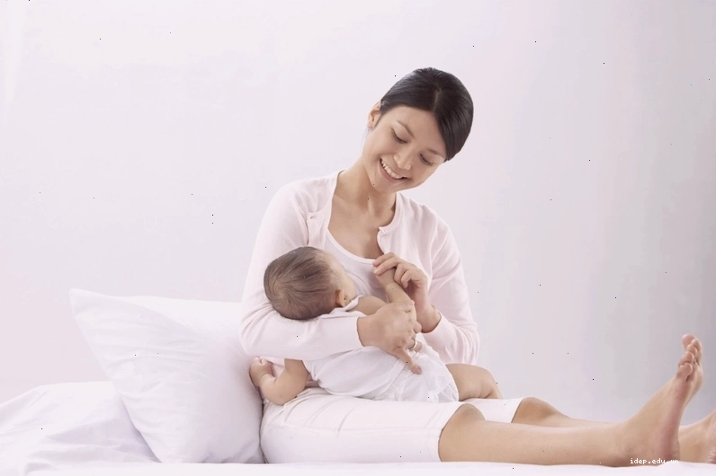 Hình ảnh minh họa các kỹ thuật massage ngực hỗ trợ tăng vòng 1