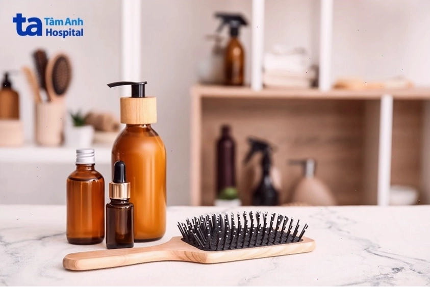 Hướng dẫn chăm sóc tóc đúng cách để giảm rụng tóc