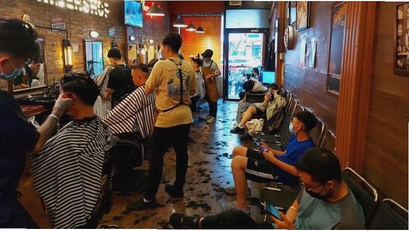 Khung cảnh bên trong 4RAU Barber Shop