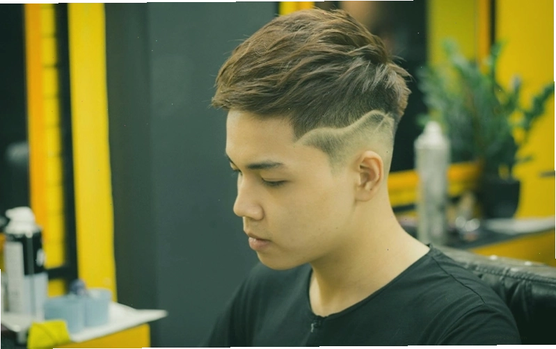 Kiểu tóc Mohican nam nhuộm màu nâu hạt dẻ