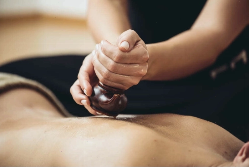 Massage lingam là gì? Có lợi ích gì với sức khỏe nam giới?
