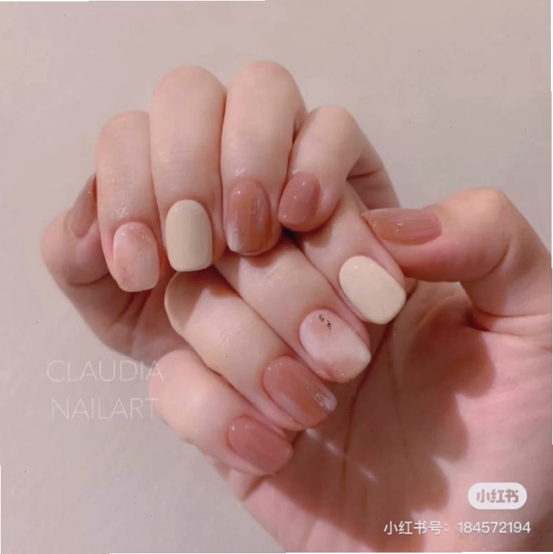 Mẫu nail đơn giản màu xanh mint cho học sinh