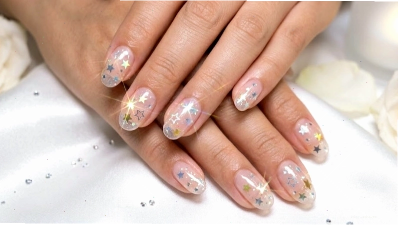 Mẫu nail kim tuyến đầu móng phong cách Hàn Quốc dễ thương