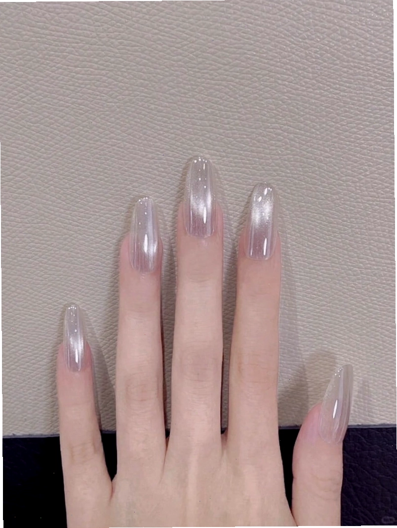 Mẫu nail mắt mèo kết hợp họa tiết hoa nhỏ