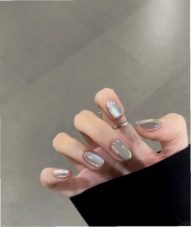Mẫu nail mắt mèo màu xám khói thời thượng cho chân