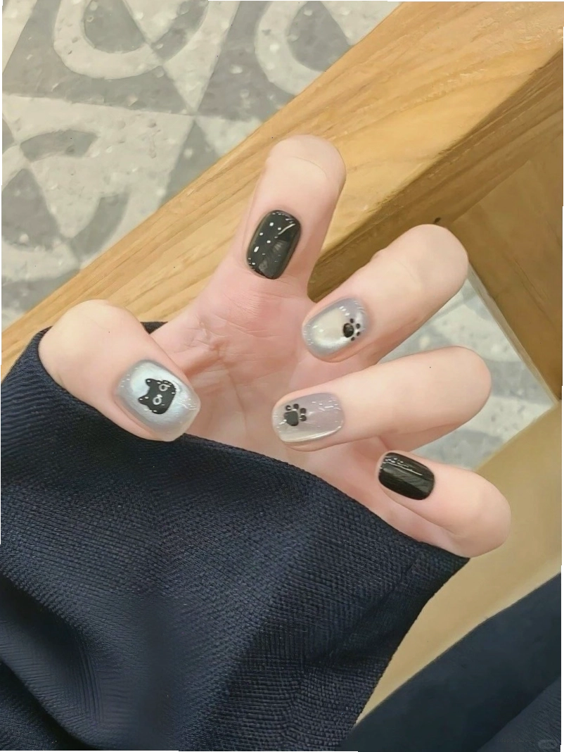 Mẫu nail mắt mèo màu xanh lá cây tươi mát cho chân