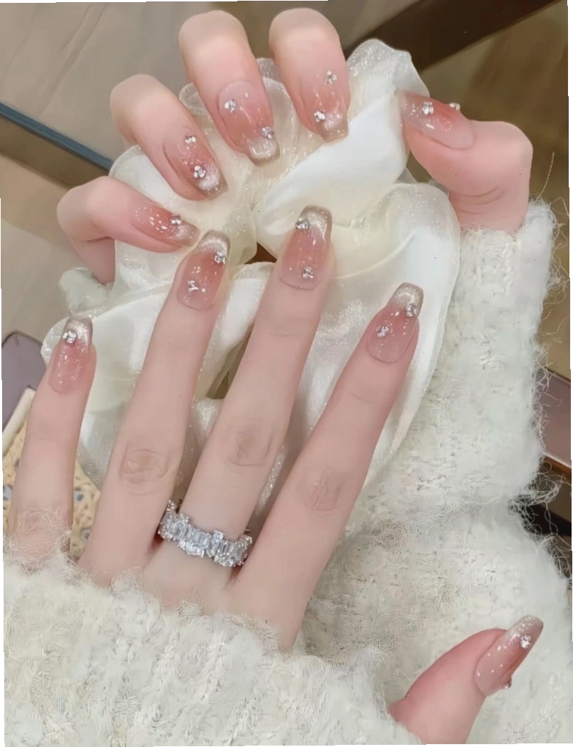 Mẫu nail mắt mèo với hiệu ứng glitter lấp lánh