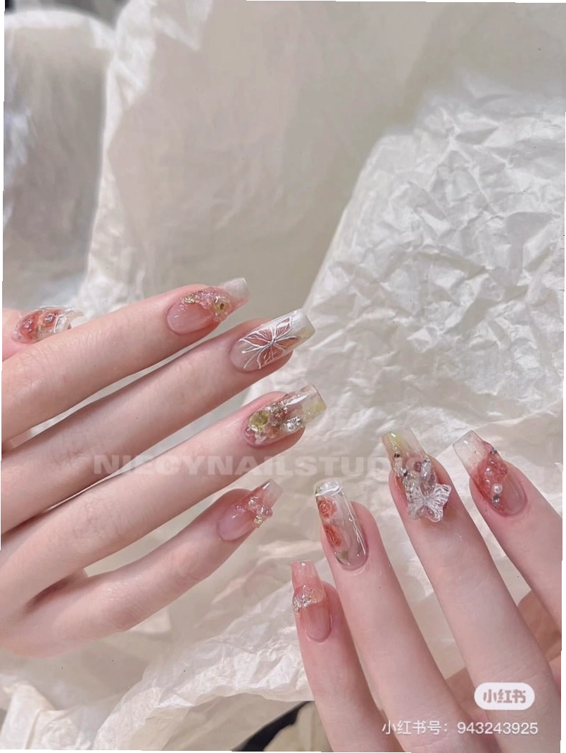 Mẫu nail màu baby blue đơn giản