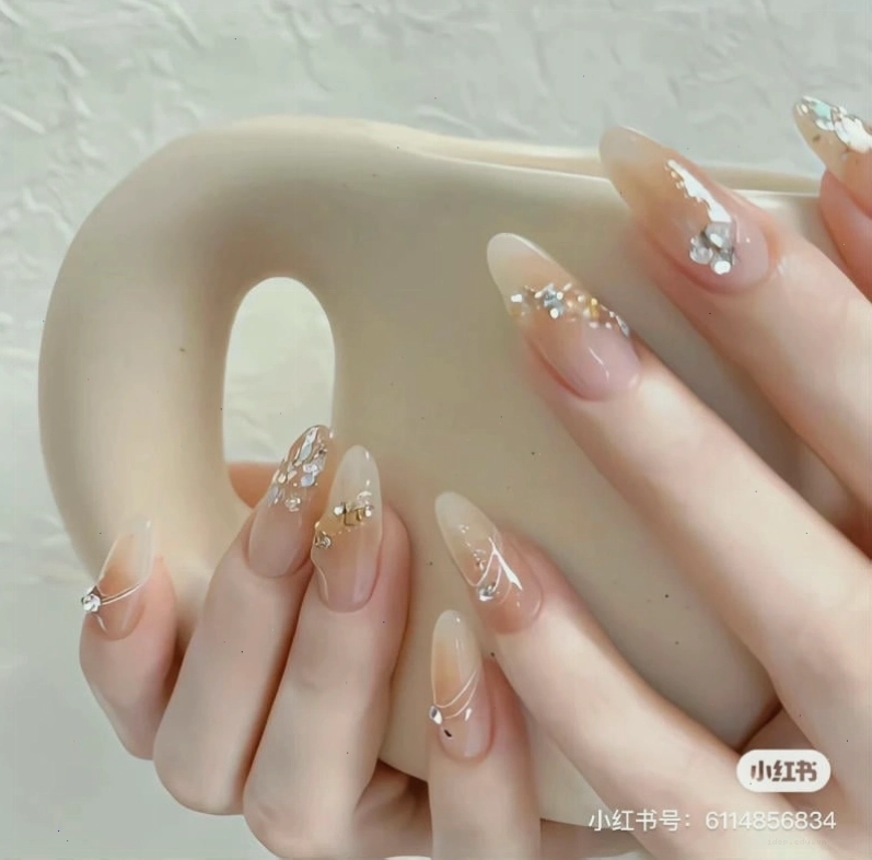 Mẫu nail màu hồng pastel trơn đơn giản