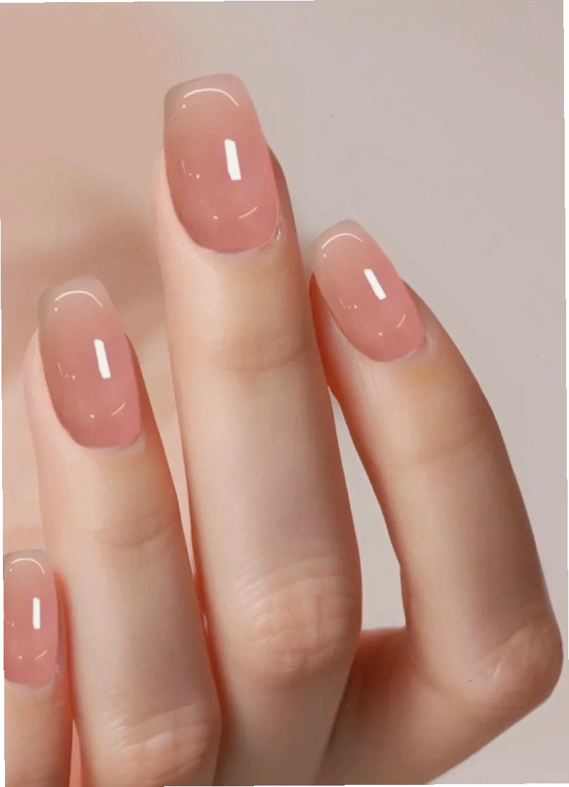 Mẫu nail màu hồng thạch hiệu ứng mắt mèo lấp lánh và quyến rũ