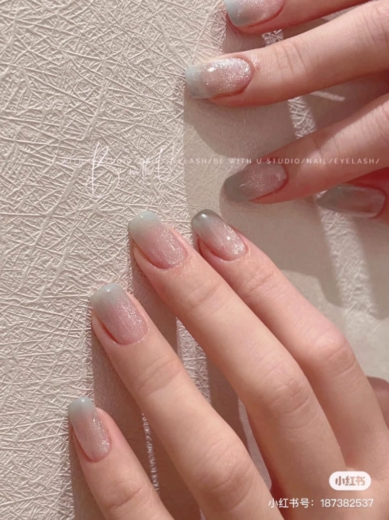 Mẫu nail màu xanh rêu huyền bí