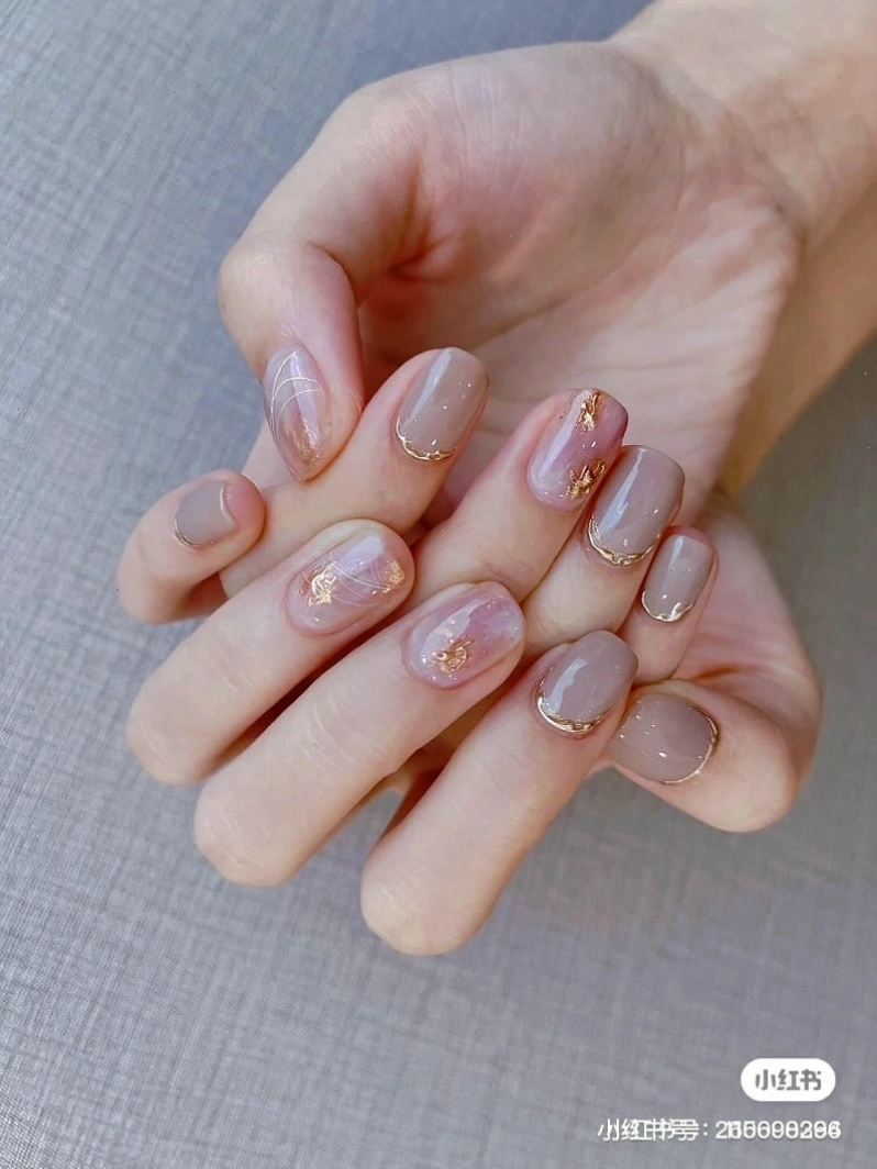 Mẫu nail trơn màu đỏ rượu quyến rũ