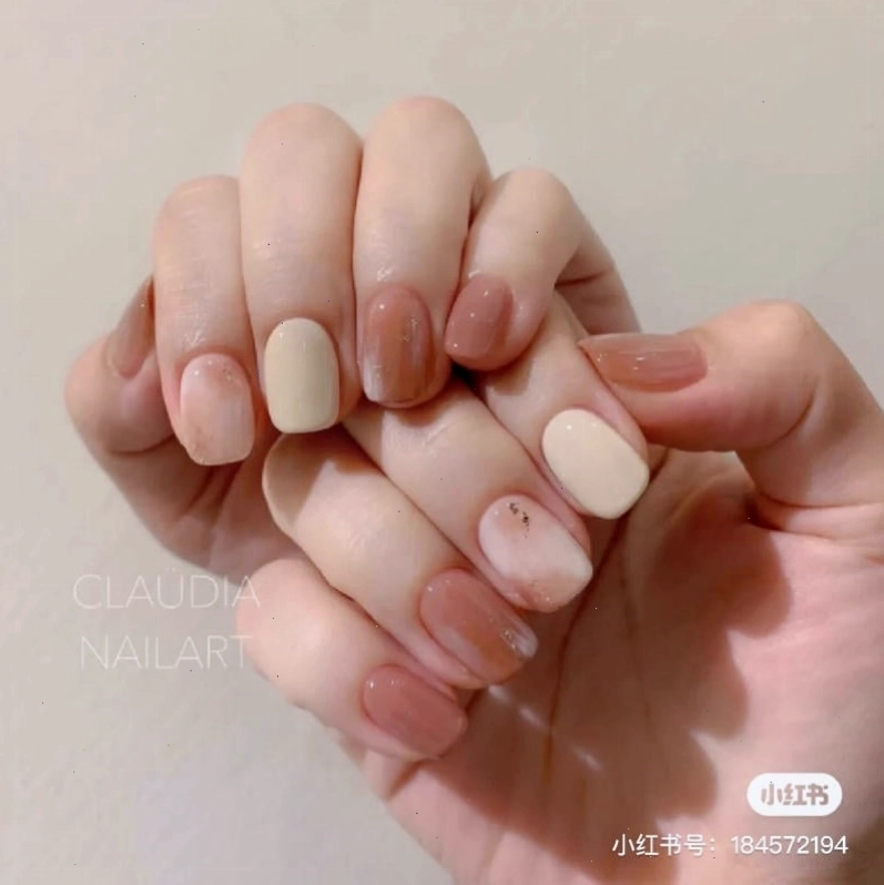 Mẫu nail trong suốt sơn bóng