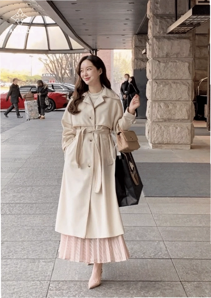 Mix áo dạ dài với chân váy midi sang trọng