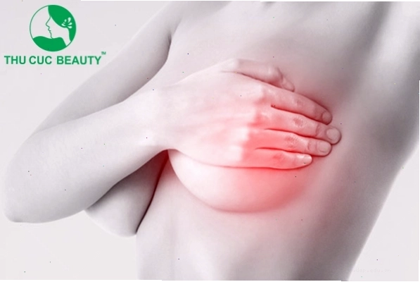 Nâng ngực bị đau vì gặp biến chứng cần đi khám bác sĩ ngay