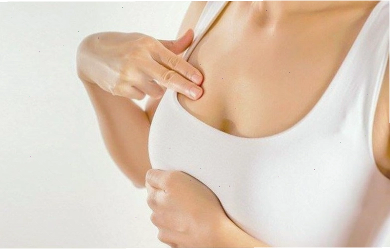 Ngoài nội tiết tố, yếu tố di truyền và ăn uống cũng ảnh hưởng đến vòng 1 phụ nữ.