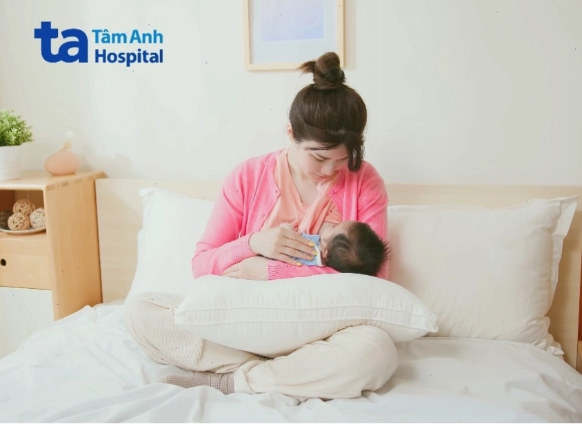 Ngực to nhỏ không đều khi cho con bú gây ảnh hưởng thẩm mỹ và tâm lý