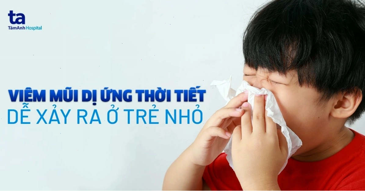 Người bệnh có dấu hiệu hắt hơi liên tục do viêm mũi dị ứng thời tiết