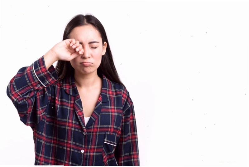 Nhiều người không biết mí dưới mắt phải giật liên tục là điềm gì, hung hay cát?