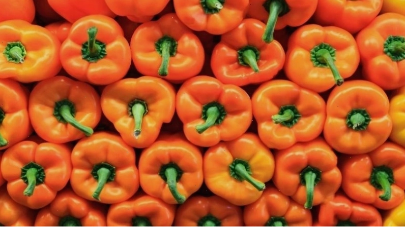 Ớt chuông cam cung cấp beta-carotene hỗ trợ sức khỏe mắt