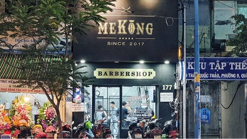 Phía trước Mekong Barbershop