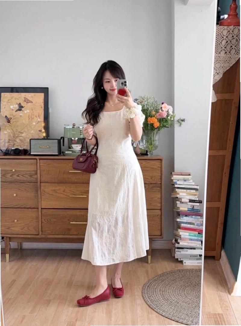 Phối đồ mùa thu cho nữ với chân váy bút chì và áo sơ mi