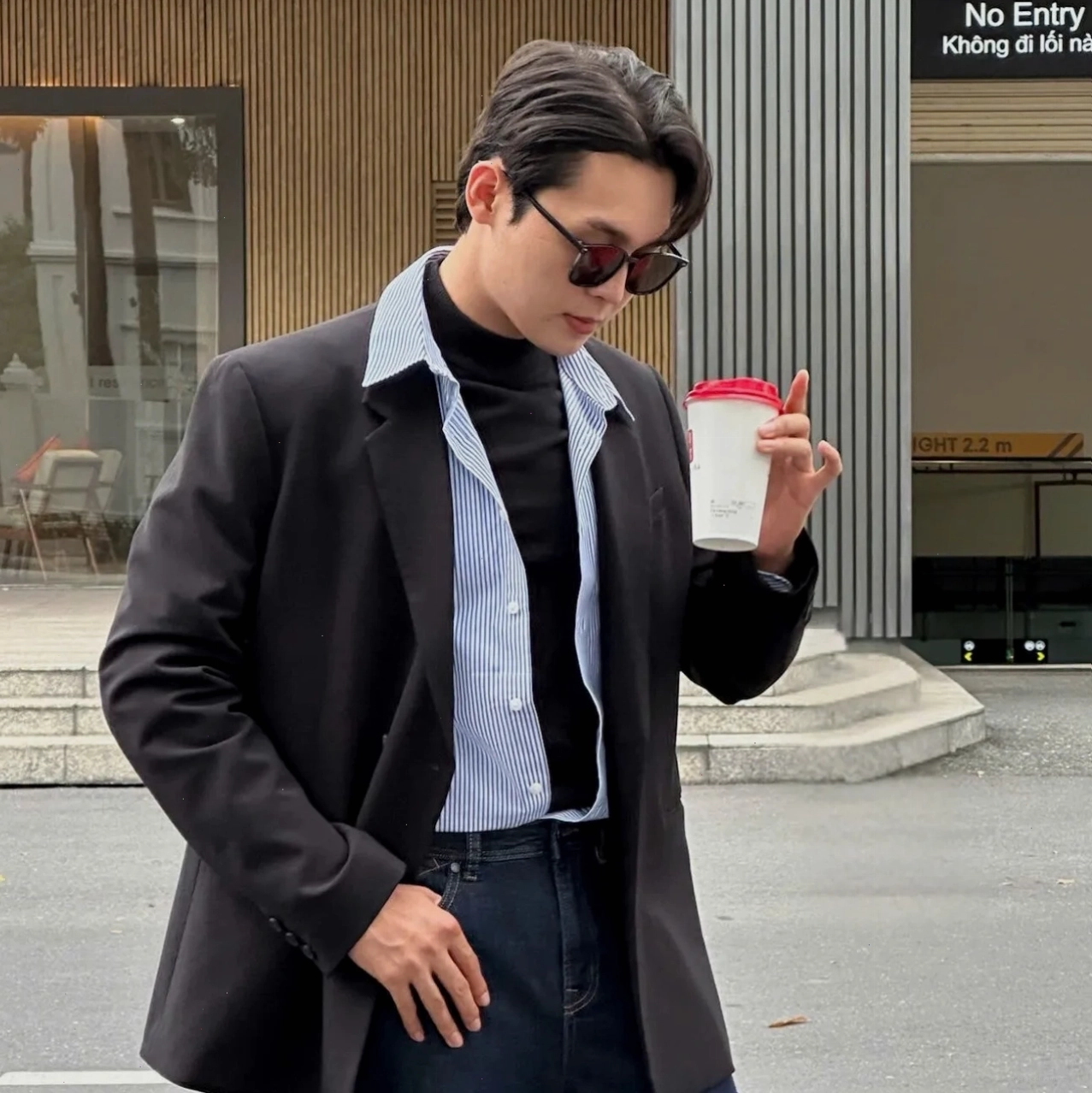 Phong cách mix đồ nhiều lớp với áo blazer nam