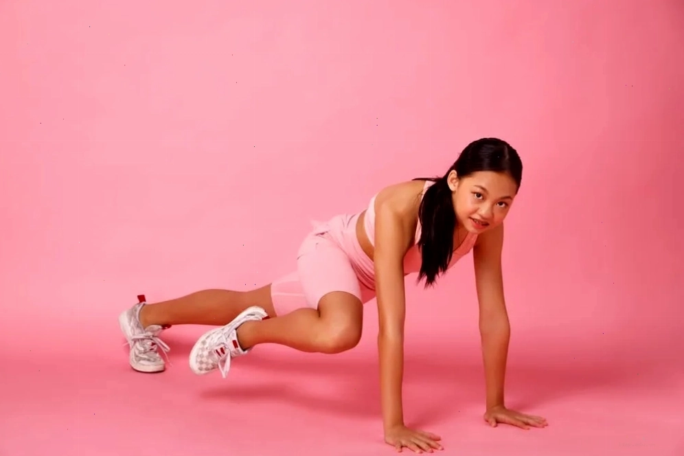 Plank giúp tác động toàn thân và định hình vòng 1