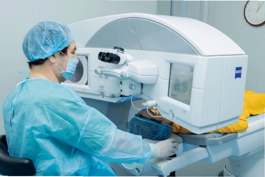 Quy trình phẫu thuật Relex Smile không cần tạo vạt giác mạc