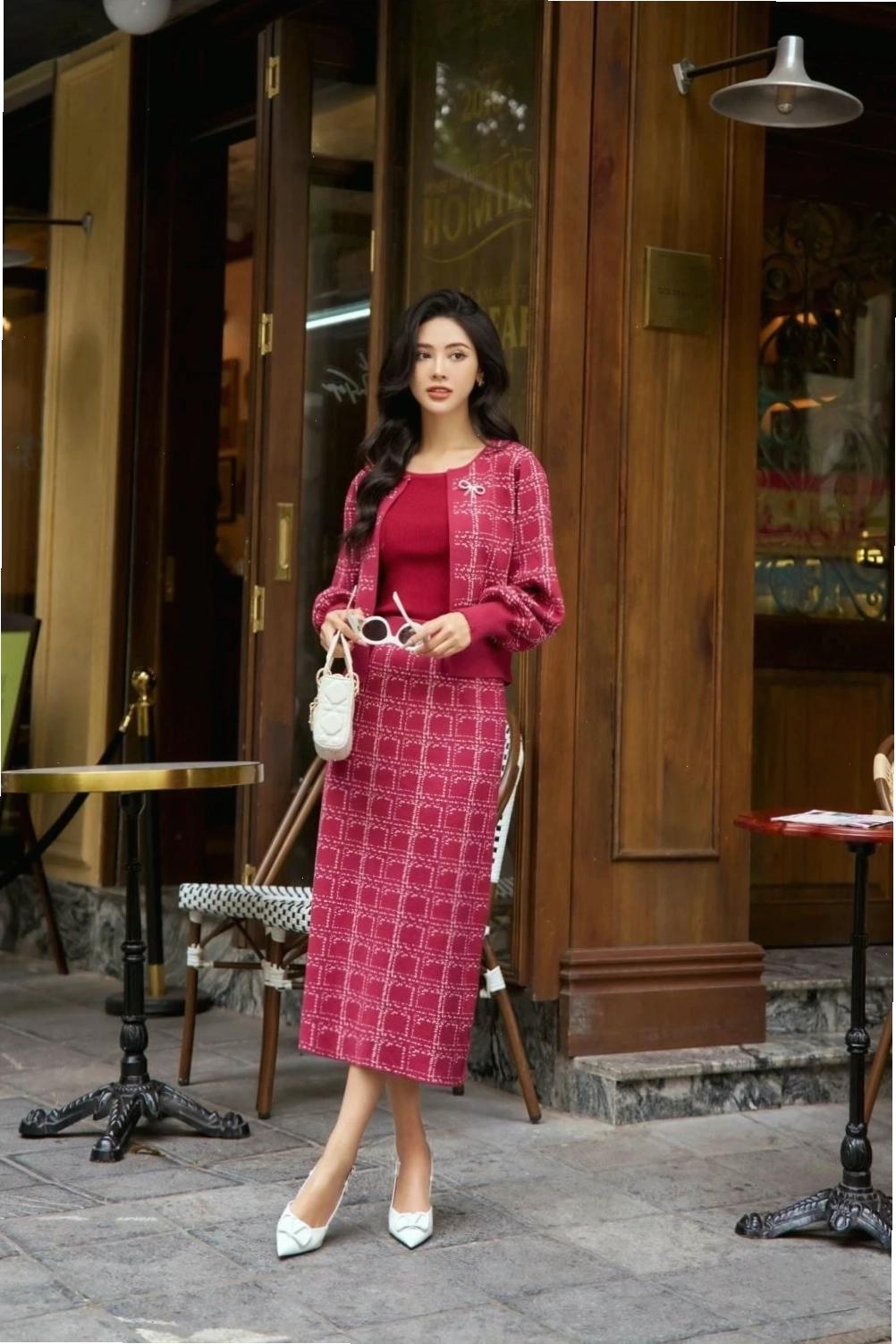 Set đồ áo khoác len và chân váy suông dài